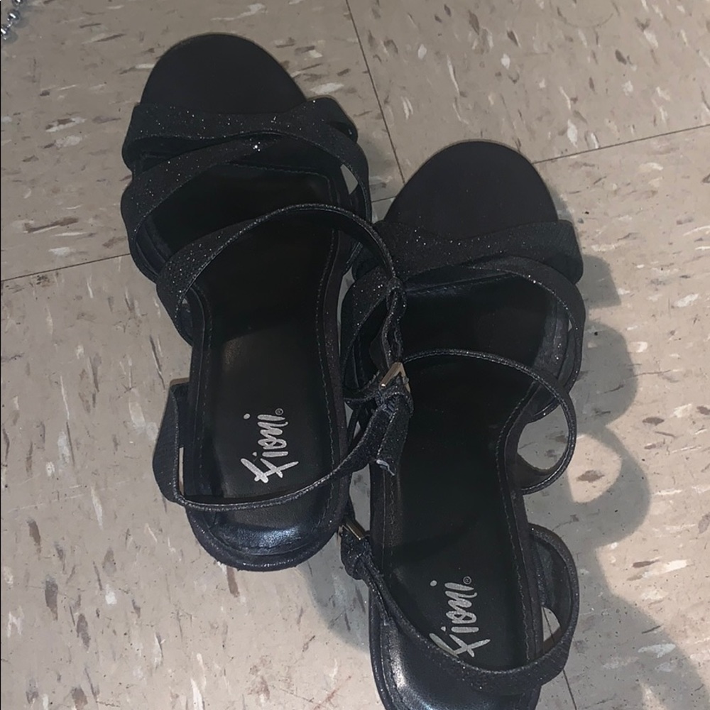 Fioni black size 9w heels